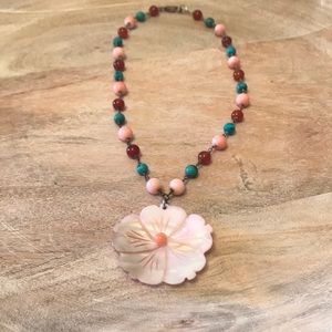 ‼️CLEARANCE‼️Vintage Carved Flower Shell Necklace